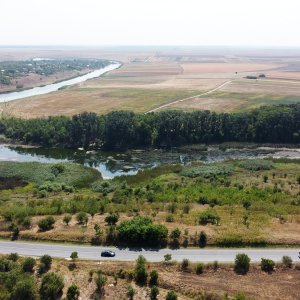 Teren langa lac Naipu