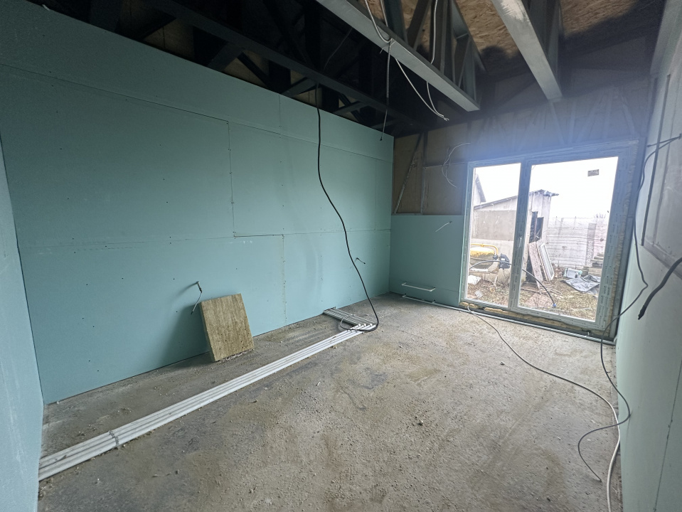 CLINCENI-ORDOREANU, CASA 126 MP, TEREN 443 MP!