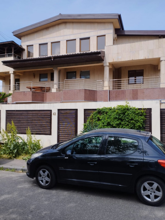 SUPER OCAZIE SE VINDE CASA IN ZONA FUNDENI 