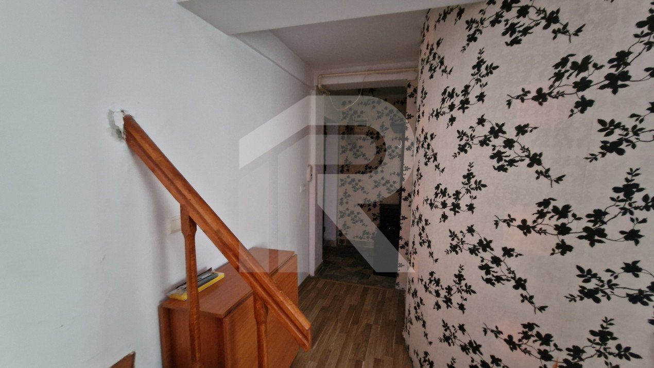 Apartament 3 camere in bloc de 4 etaje mansardat !