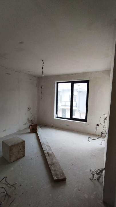 VAND 3 VILE 360MP+100MP CURTE+LOC PARCARE IN ZONA 1 DECEMBRIE IF