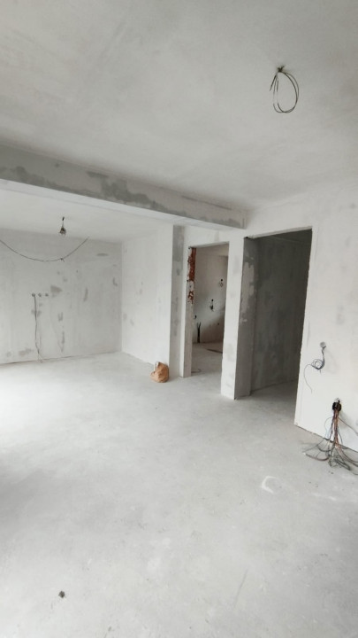VAND 3 VILE 360MP+100MP CURTE+LOC PARCARE IN ZONA 1 DECEMBRIE IF