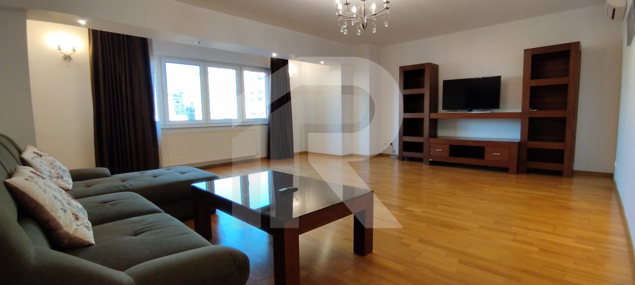 Apartament 3 camere 99mp+Parcare bd.Unirii-Piata Alba Iulia