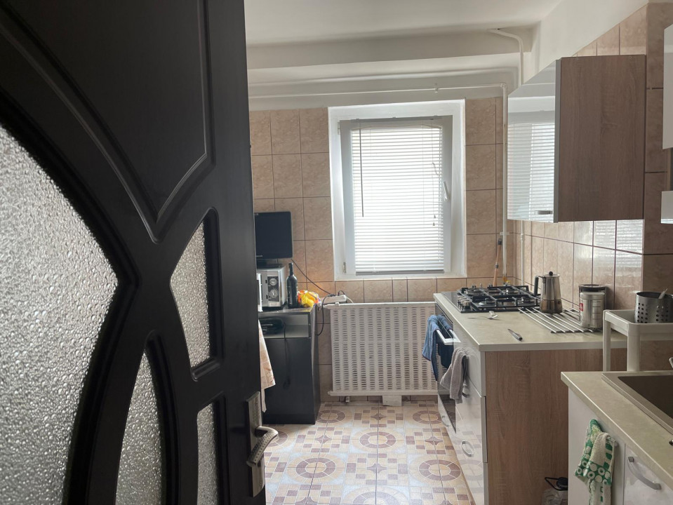 SE VINDE APARTAMENT RENOVAT 3 CAMERE DECOMANDAT IN VIILOR-Sebastian 