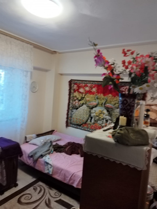 VAND APARTAMENT 3 CAMERE SPATIOS LANGA METROU APARATORII PATRIEI BERCENI