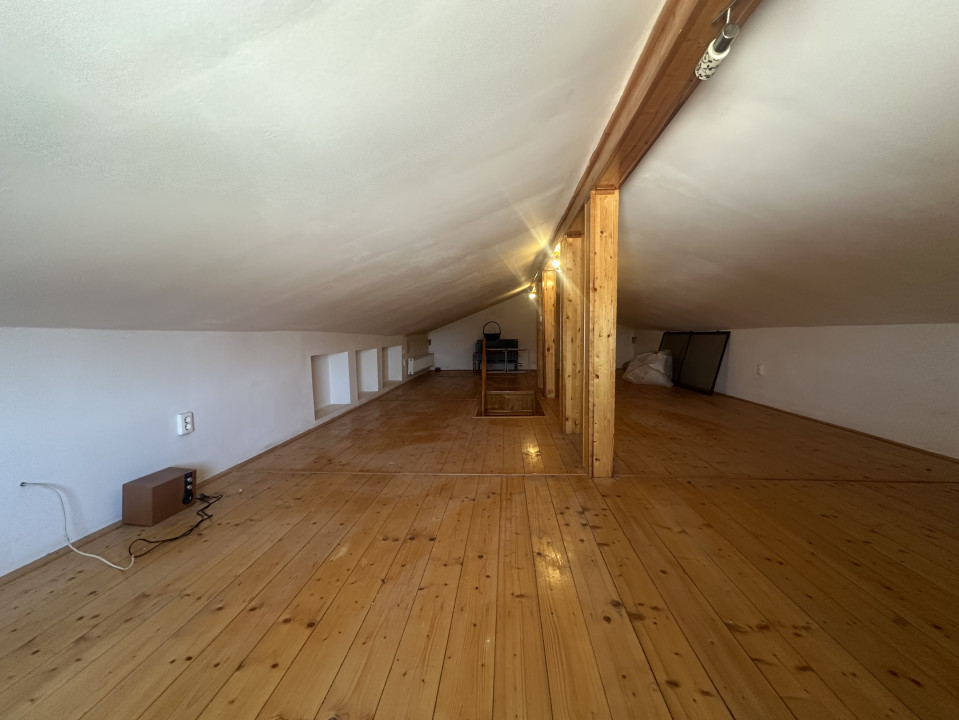 CORBEANCA, DUPLEX P+E+M 140 MP, CURTE PROPRIE 130 MP! 