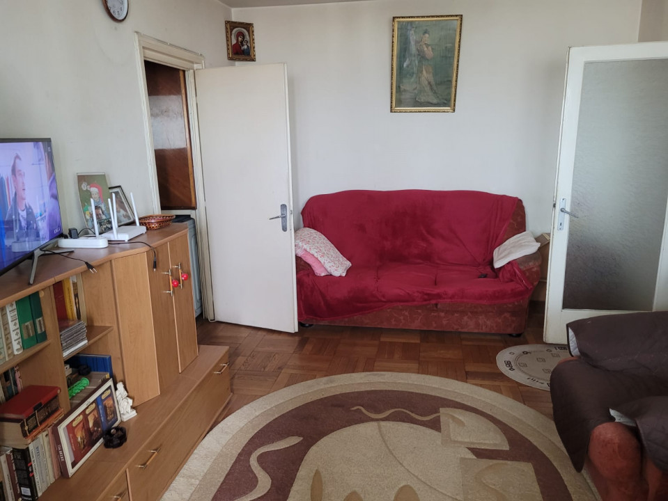 VAND APARTAMENT 3 CAMERE  LANGA METROU 1 MAI,  BL. ION MIHALACHE CU GRIVITEI