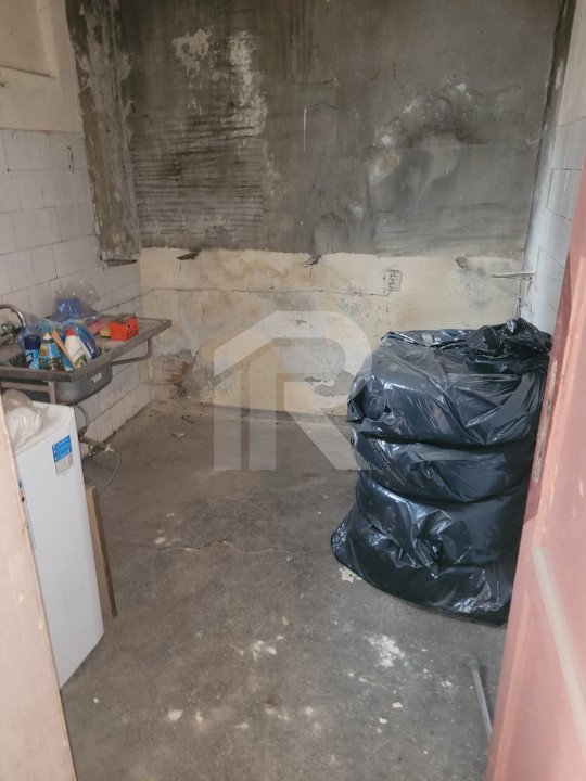 Casă centrală, singur curte - Cosbuc, Casa Poporului, Parcul Carol,  s.t. 468 mp