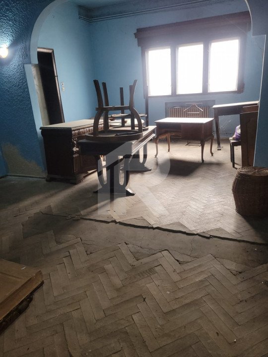 Casă centrală, singur curte - Cosbuc, Casa Poporului, Parcul Carol,  s.t. 468 mp