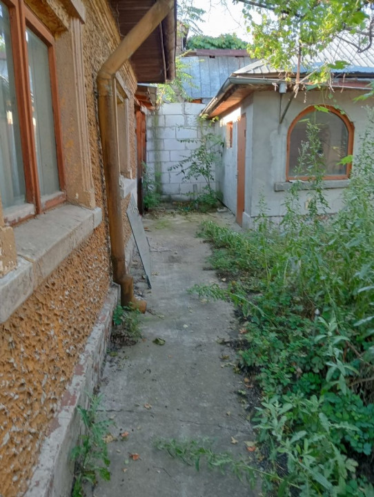 MEGA OCAZIE, SE VINDE CASA CU TEREN IN APROPIERE DE PIATA RAHOVA, PRET MIC