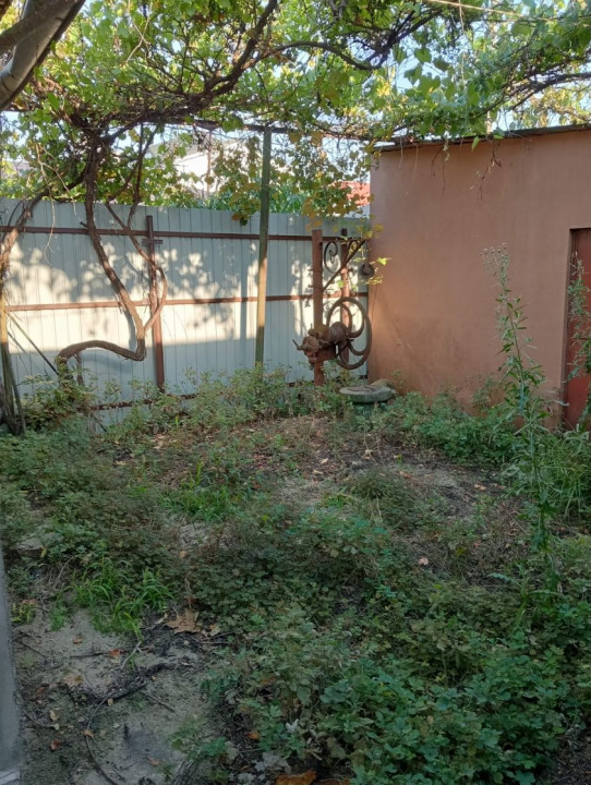 MEGA OCAZIE, SE VINDE CASA CU TEREN IN APROPIERE DE PIATA RAHOVA, PRET MIC