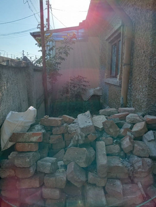 MEGA OCAZIE, SE VINDE CASA CU TEREN IN APROPIERE DE PIATA RAHOVA, PRET MIC