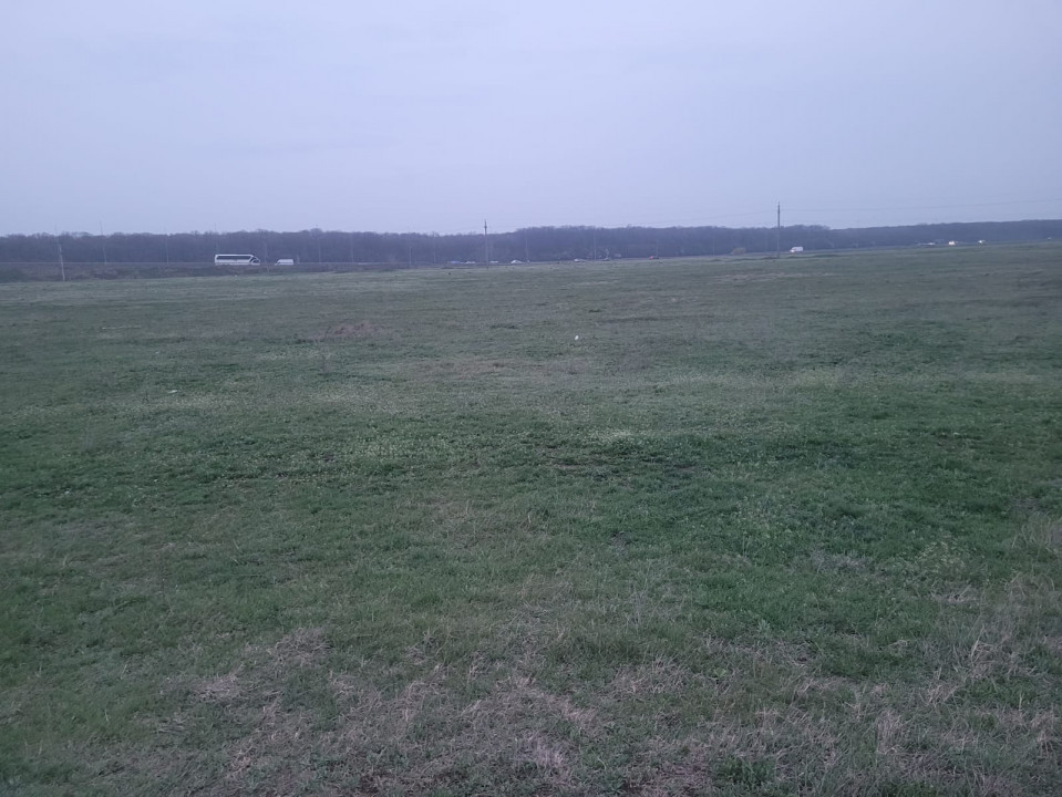Vând două terenuri, 5000 și 7500 m², în Pipera, aproape de cartierul Bellemonde