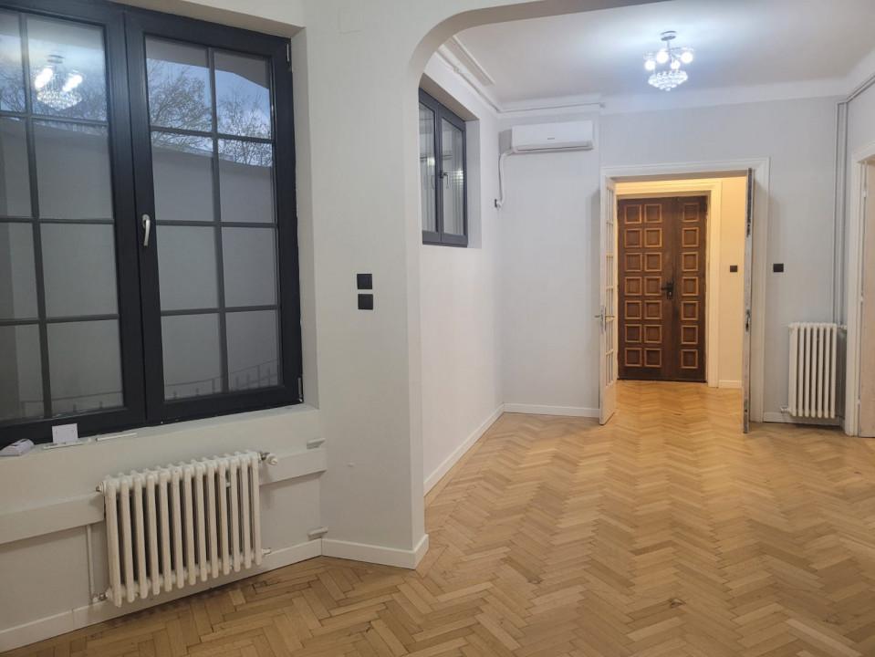 De vânzare apartament 3 camere in vila, etaj 1/2, Cartierul Evreiesc