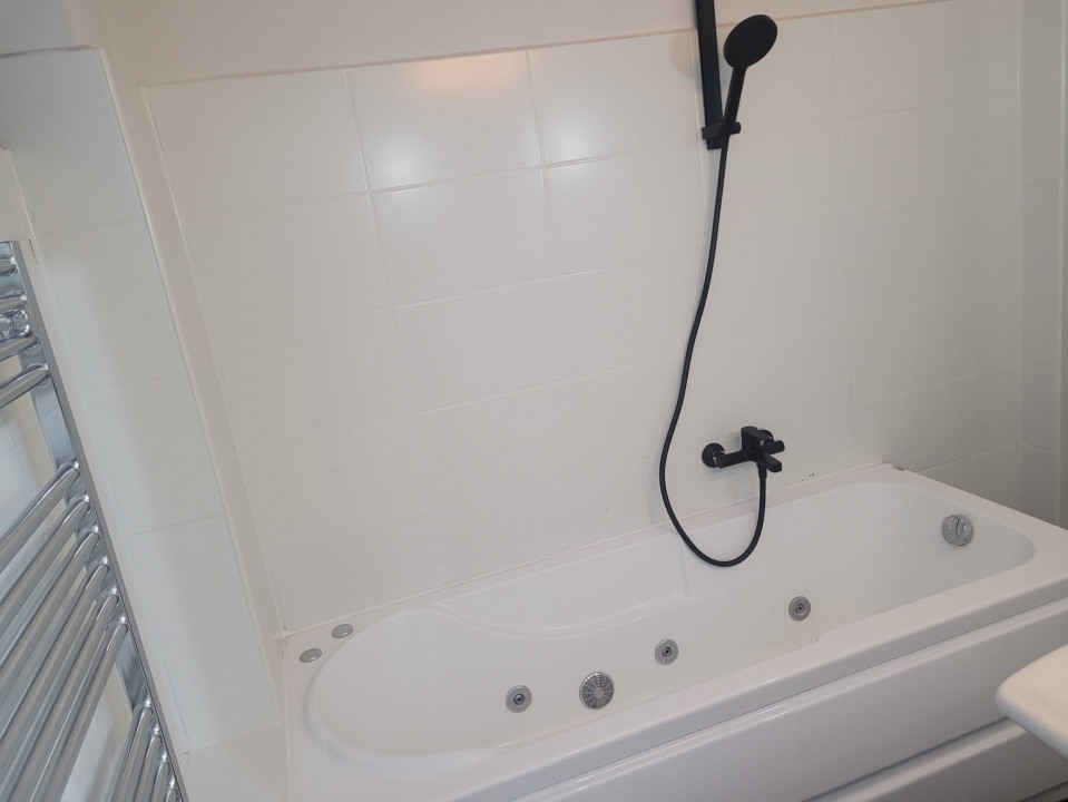 De vânzare apartament 3 camere in vila, etaj 1/2, Cartierul Evreiesc