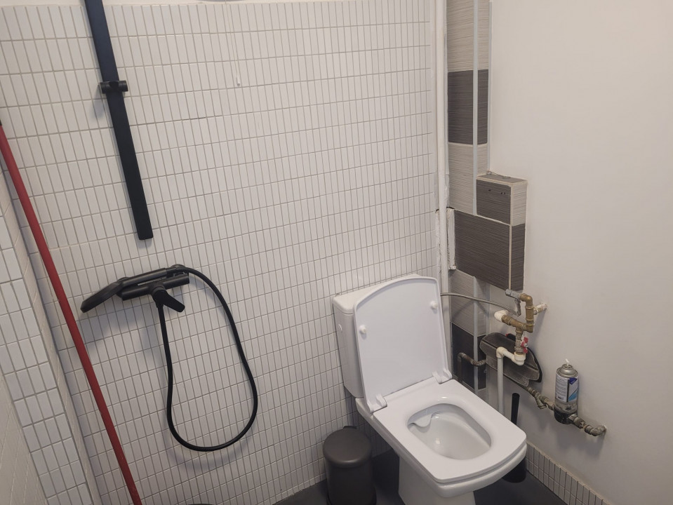 De vânzare apartament 3 camere in vila, etaj 1/2, Cartierul Evreiesc
