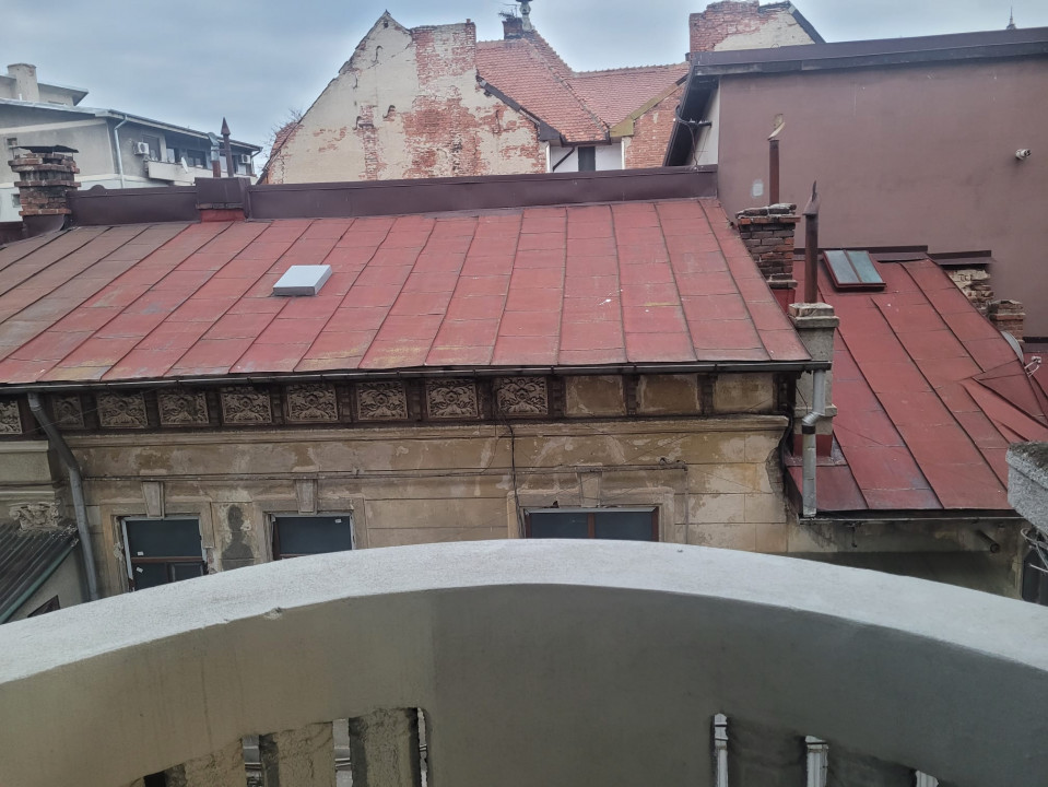 De vânzare apartament 3 camere in vila, etaj 1/2, Cartierul Evreiesc