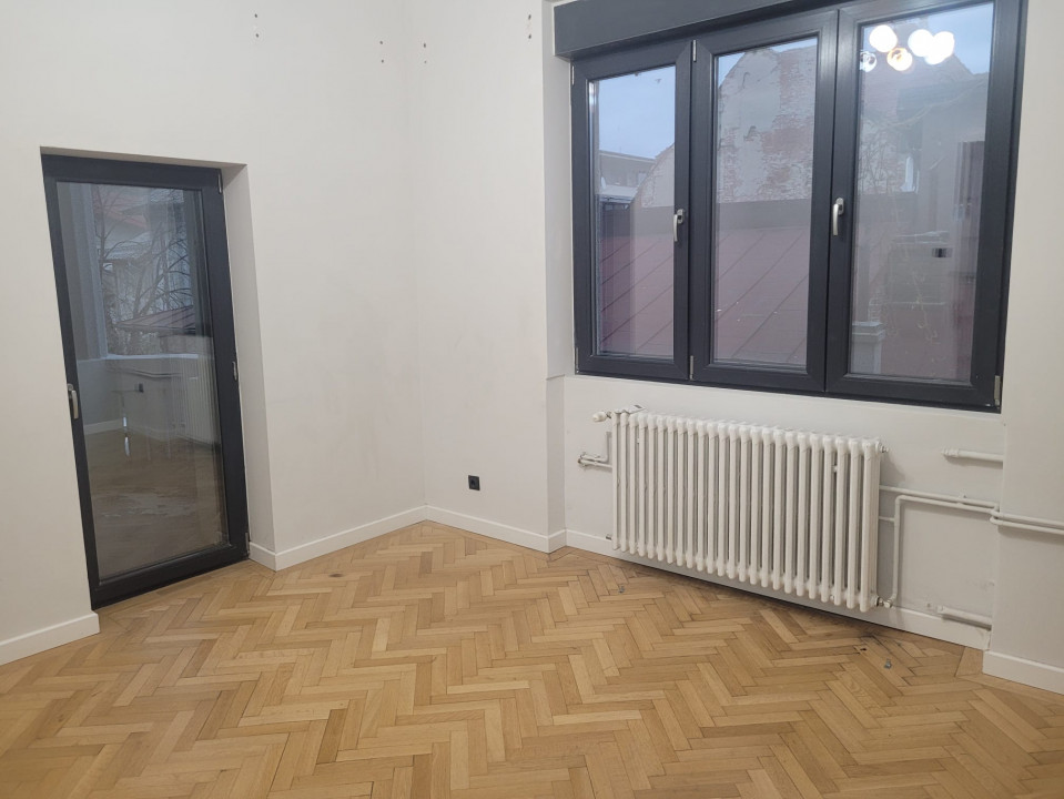 De vânzare apartament 3 camere in vila, etaj 1/2, Cartierul Evreiesc