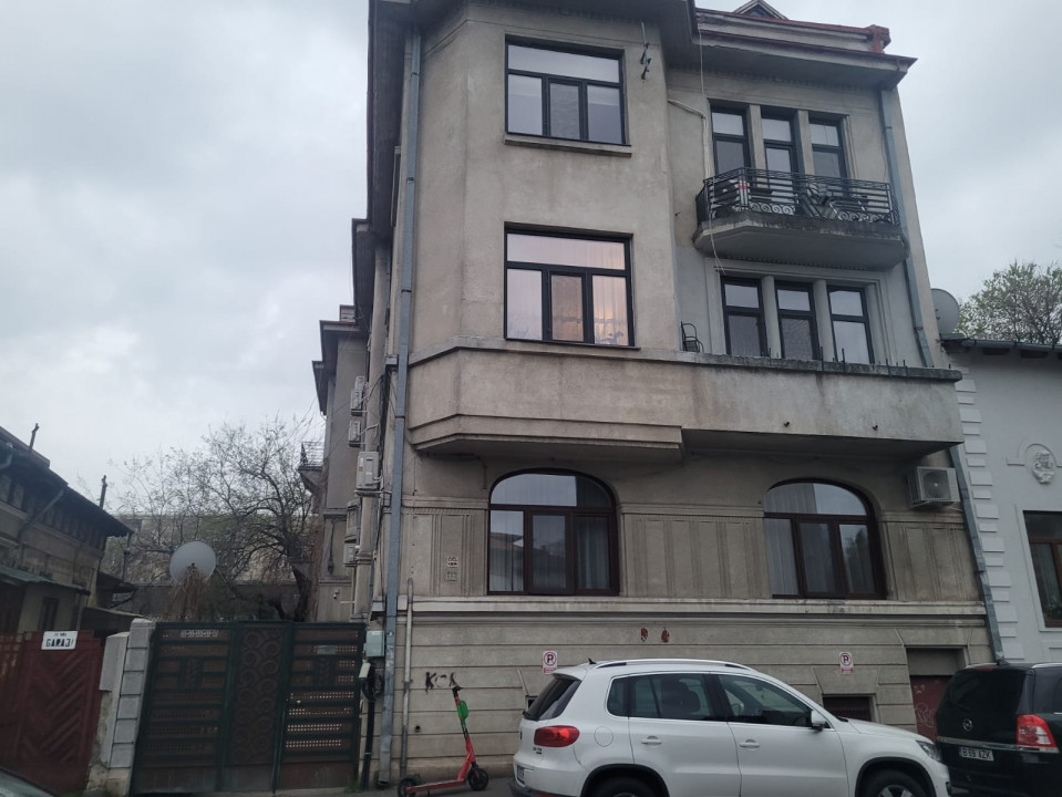 De vânzare apartament 3 camere in vila, etaj 1/2, Cartierul Evreiesc