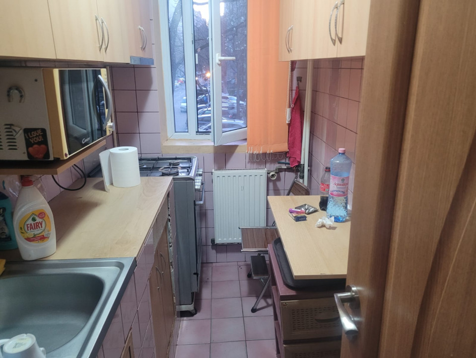 Închiriez apartament 2 camere decomandat , 5 min pana la Metrou Lujerului