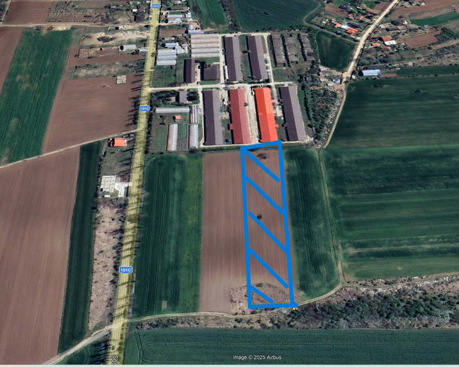Teren 10.000 mp. Front 40 metri.  Intravilan si Extravilan. 