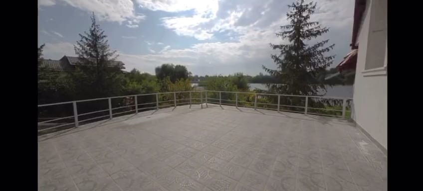 Vila de lux, 427 mp utili și 2313 mp teren, pe malul lacului Cociovaliștea