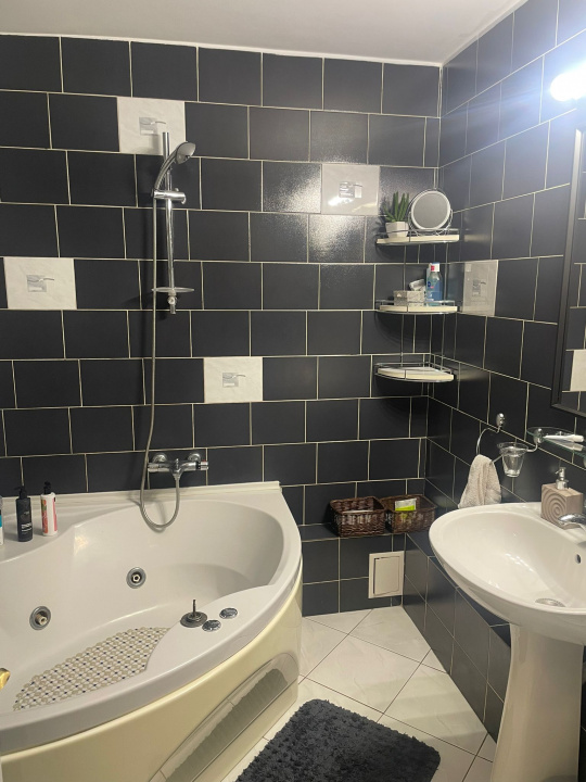 Inchiriez apartament de 2 camere 85 mp in zona Timpuri Noi/Tineretului