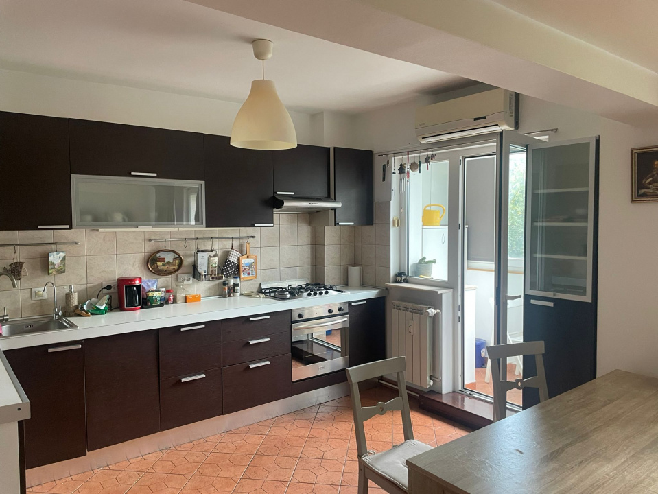 Inchiriez apartament de 2 camere 85 mp in zona Timpuri Noi/Tineretului