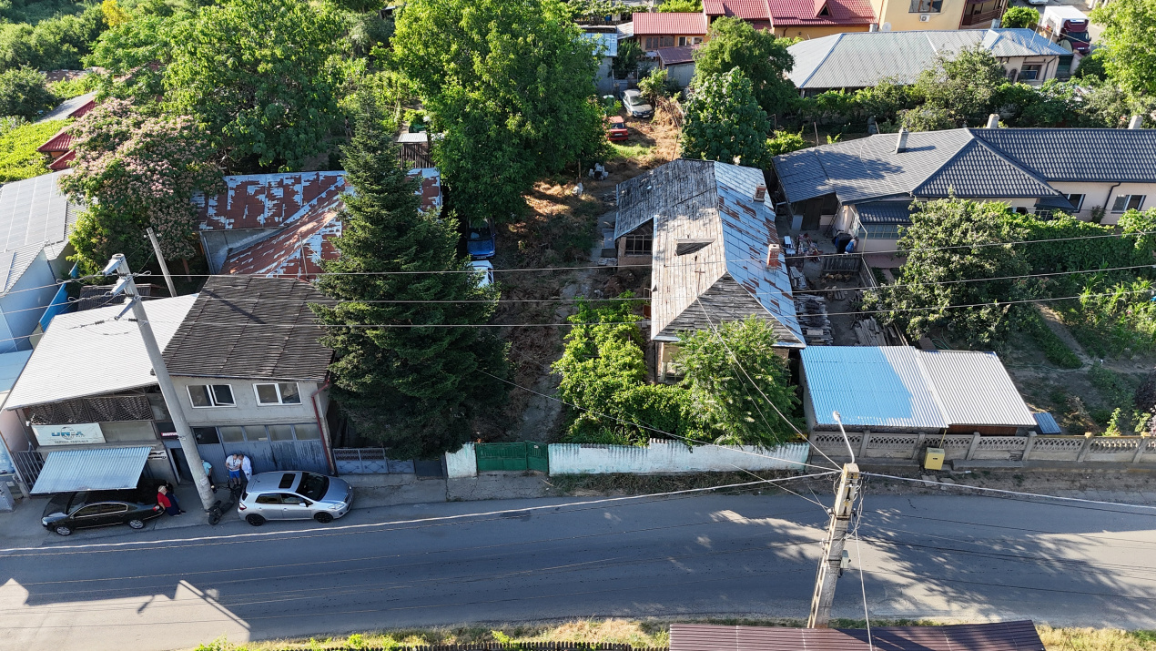 BERCENI, LOT 734 MP, CASA DEMOLABILA!