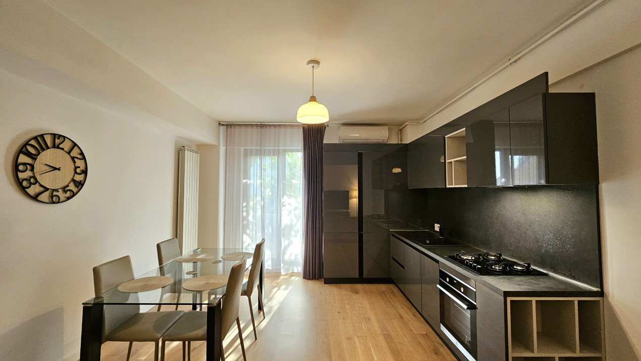 Apartament  - terasa 200 mp-complet cu vedere libera si parcare