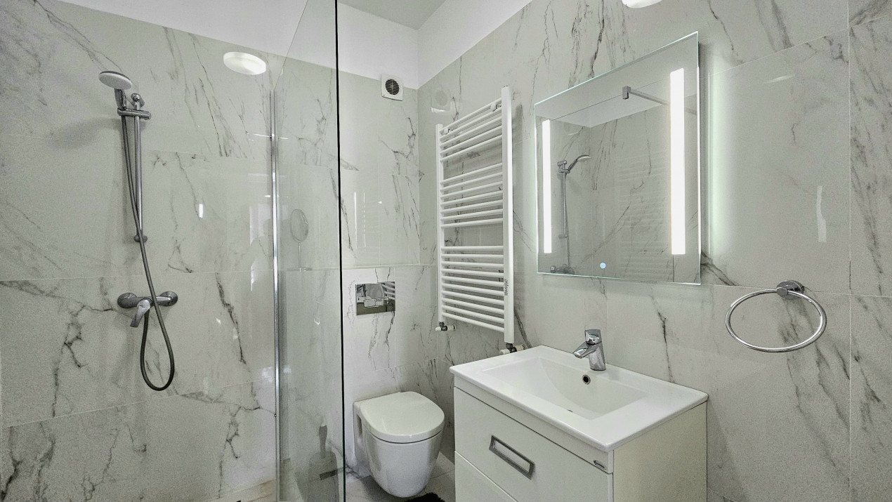 Apartament  - terasa 200 mp-complet cu vedere libera si parcare