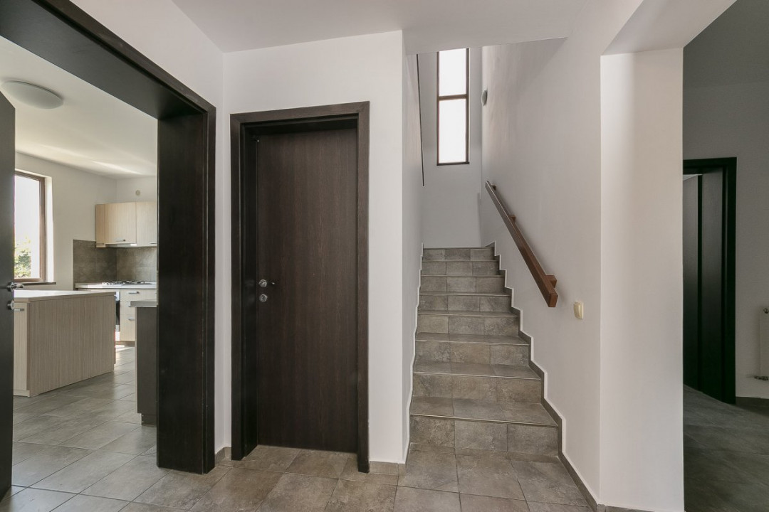 Vilă spațioasă și elegantă în Pipera – zona Porsche / Hotel Alexander