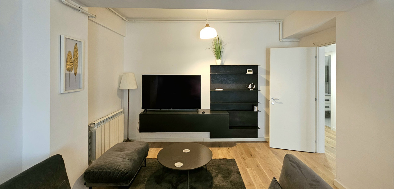 Apartament  - terasa 200 mp-complet cu vedere libera si parcare