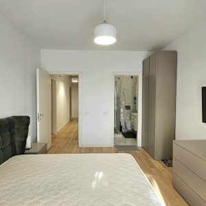 Apartament  - terasa 200 mp-complet cu vedere libera si parcare