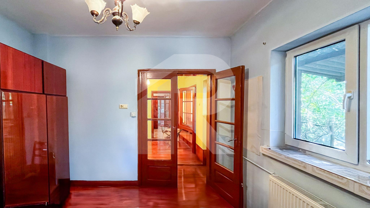 DE VANZARE CASA + TEREN in Dobroestiul (Vechi)