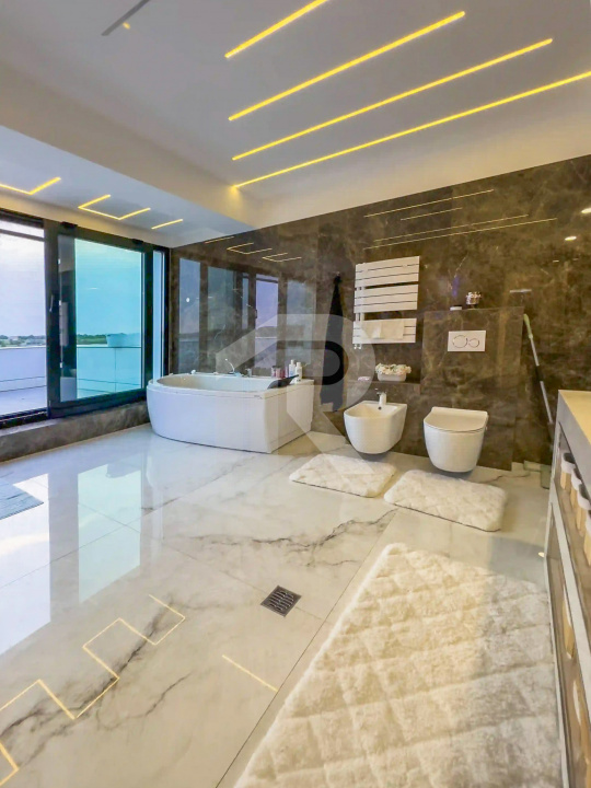 Pe Malul Snagovului, Unde Luxul Devine Cotidian