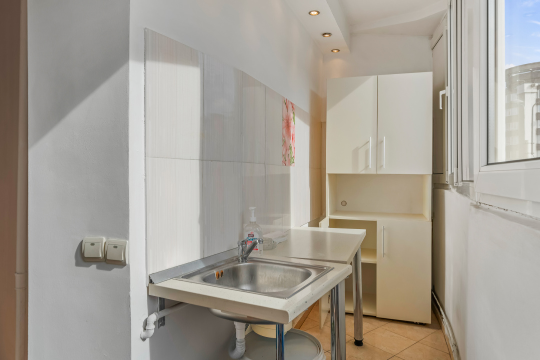 UNIRII - CORNELIU COPOSU, BIROU, 4 CAMERE 100 MP,  ETAJ 2