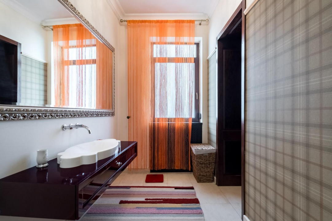 ARMENEASCA, PARTER IN BLOC ART DECO, 6 CAMERE 190 MP!