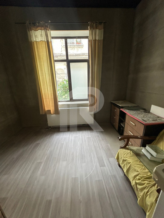 Apartament in vilă 3 camere cu design artistic unic, curte 40mp - Nerva Traian