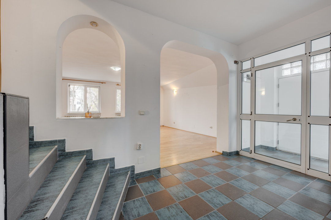 UVERTURII - CETATEA DE BALTA, VILA 436 MP UTILI, LOT 300 MP!