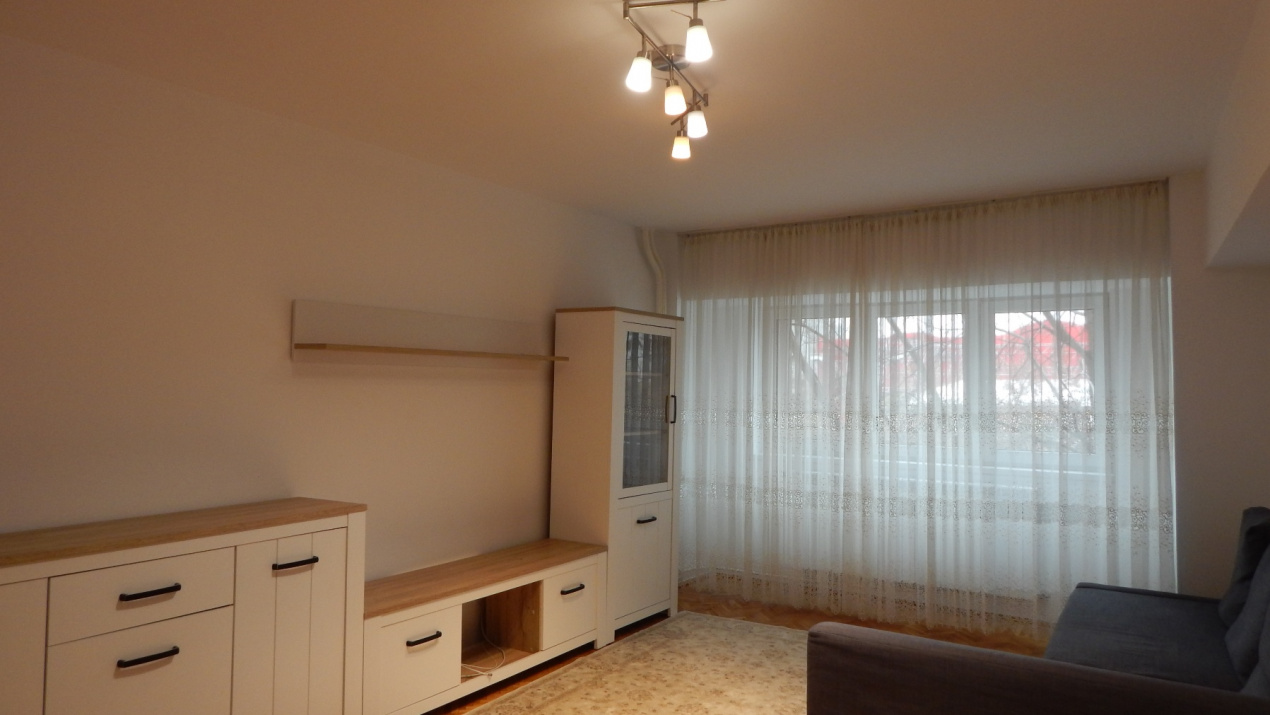 Apartament spatios p-ta Alba Iulia