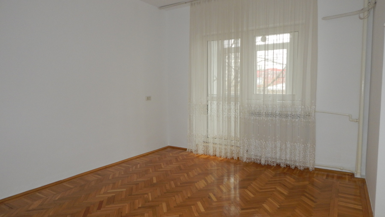 Apartament spatios p-ta Alba Iulia