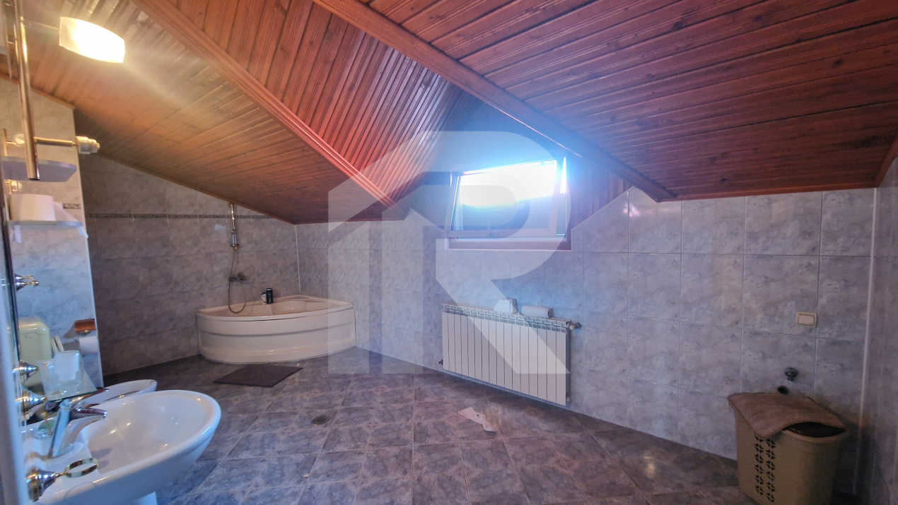 Vila individuala , B-dul Pieptanari, acceptam si cazre muncitori !