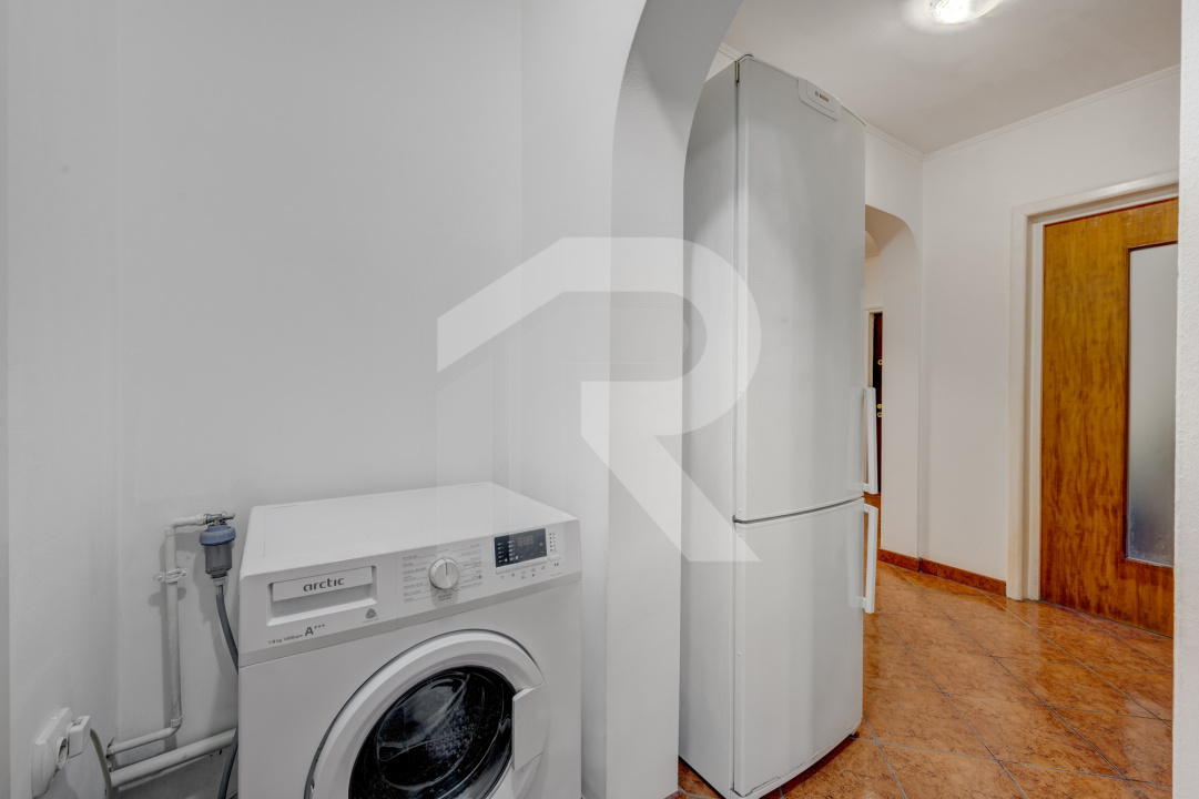 BERCENI – PIAȚA REȘIȚA – 3 CAMERE, 73 MP TOTAL, CENTRALA PROPRIE, LOC PARCARE!