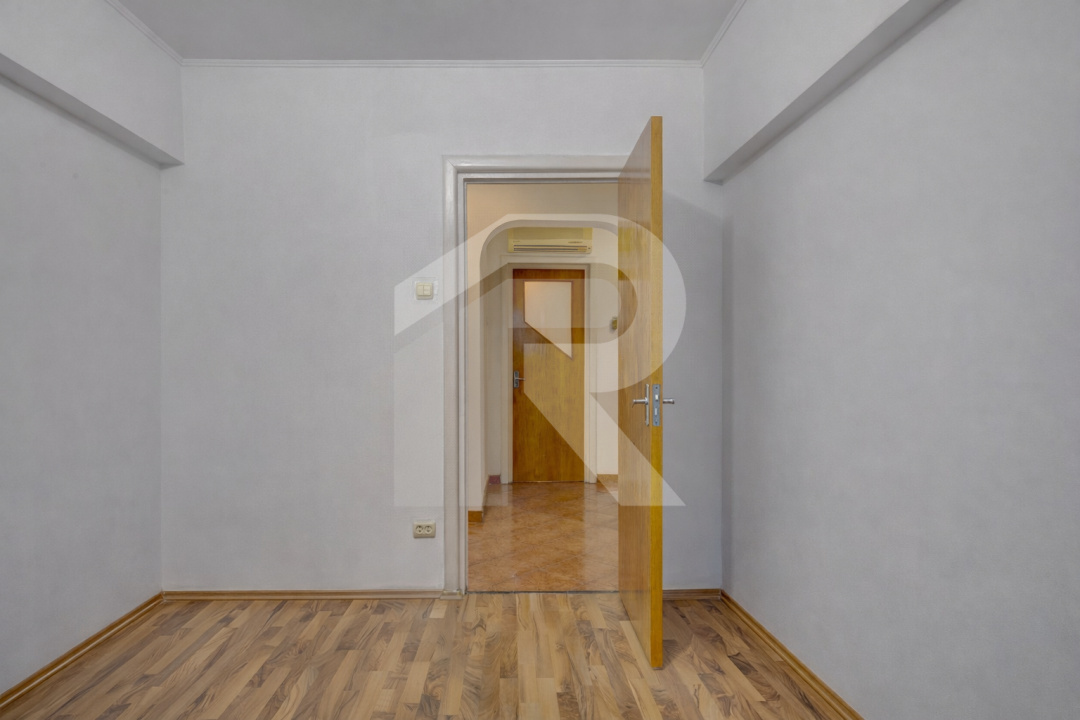 BERCENI – PIAȚA REȘIȚA – 3 CAMERE, 73 MP TOTAL, CENTRALA PROPRIE, LOC PARCARE!