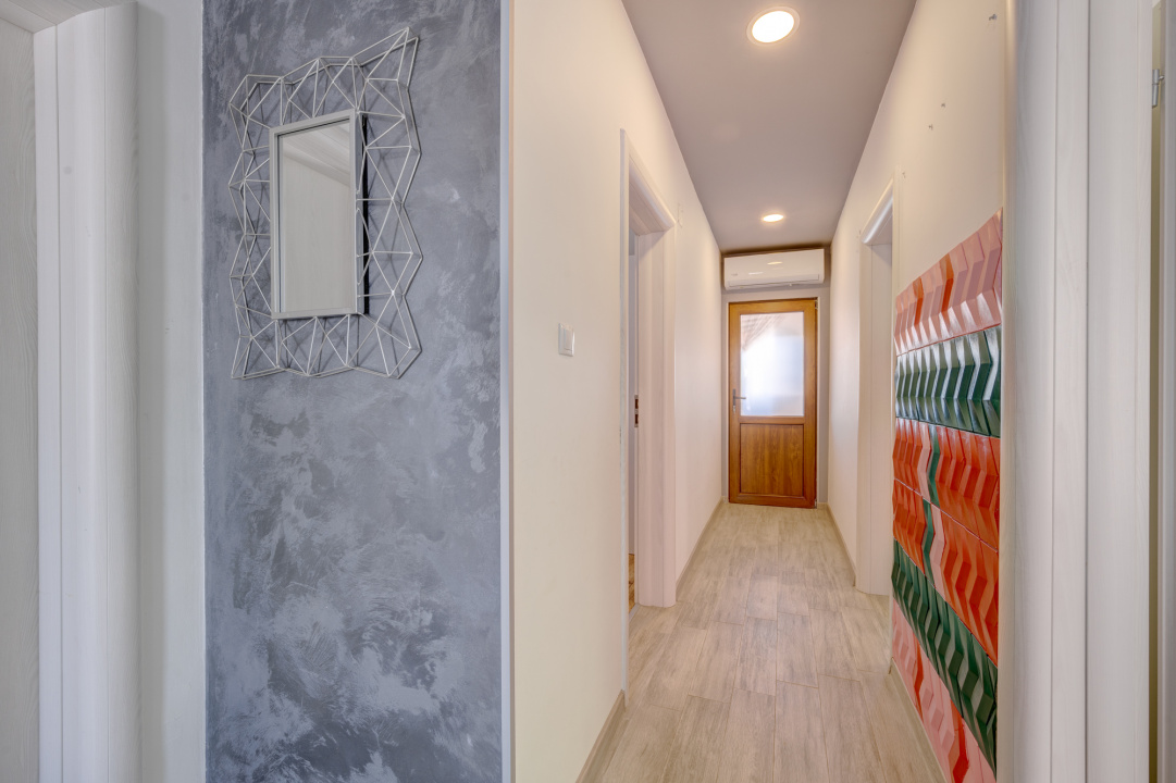 COMUNA BERCENI – TOAMNEI, CASA 5 CAMERE, 112 MP UTILI + POD 40 MP, LOT 320 MP!