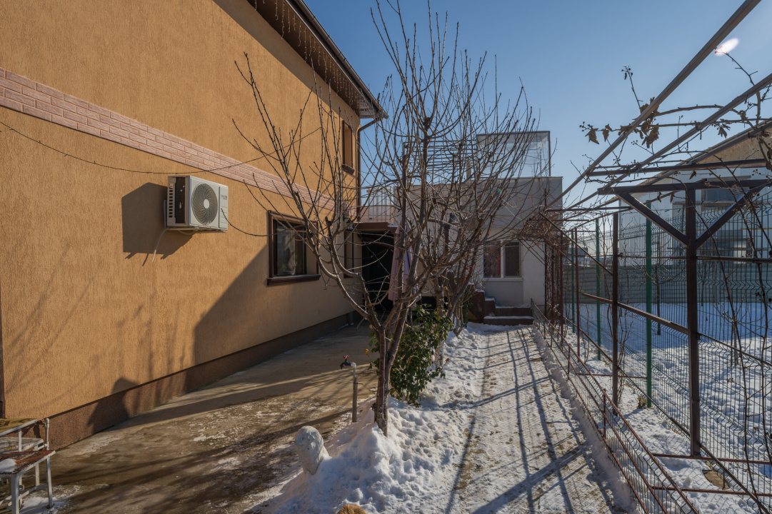 COMUNA BERCENI – TOAMNEI, CASA 5 CAMERE, 112 MP UTILI + POD 40 MP, LOT 320 MP!