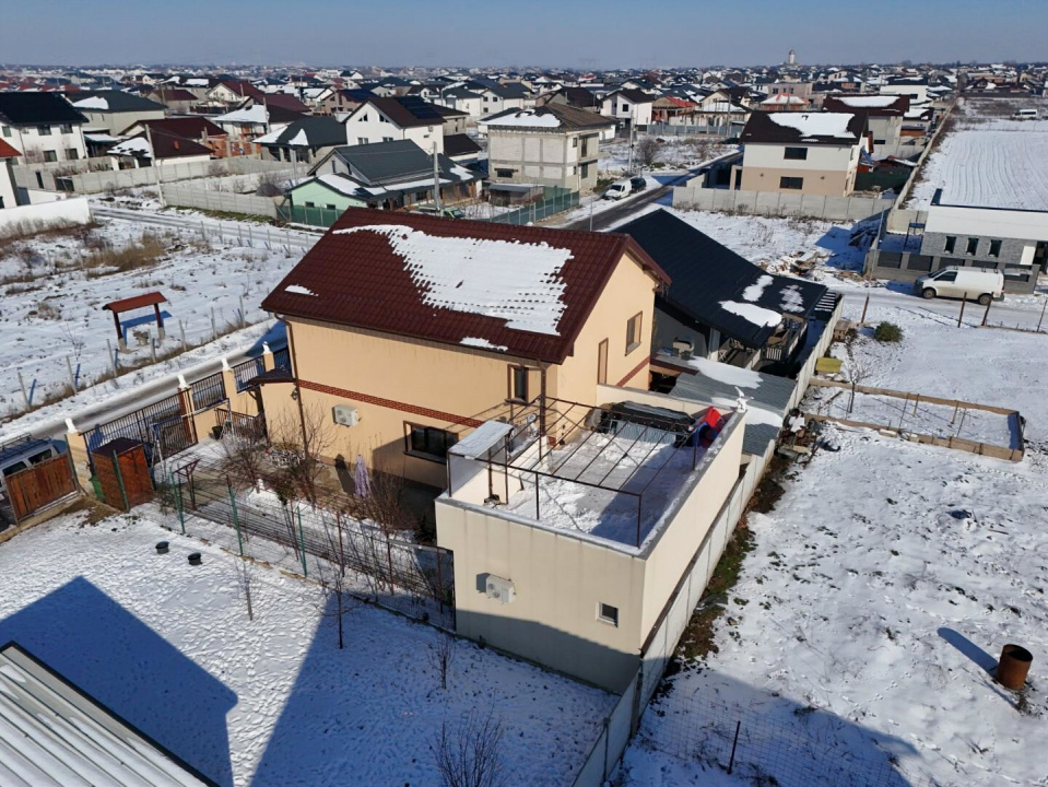 COMUNA BERCENI – TOAMNEI, CASA 5 CAMERE, 112 MP UTILI + POD 40 MP, LOT 320 MP!