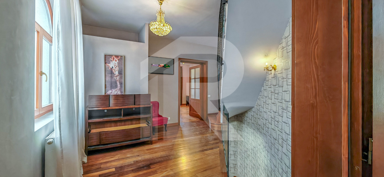 Spațiu profesional cu caracter într-o vilă individuală