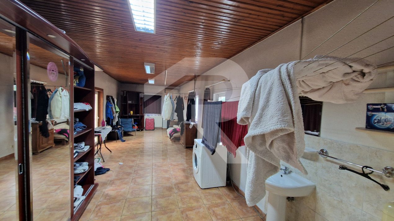 Vila , 300mp utili, ideala afterschool, cazare muncitori straini etc!